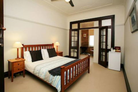 The Bank Guesthouse - Accommodation Mount Tamborine 0