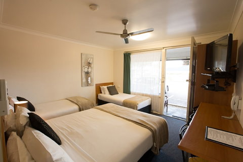 The David Motel - Accommodation Mount Tamborine 2