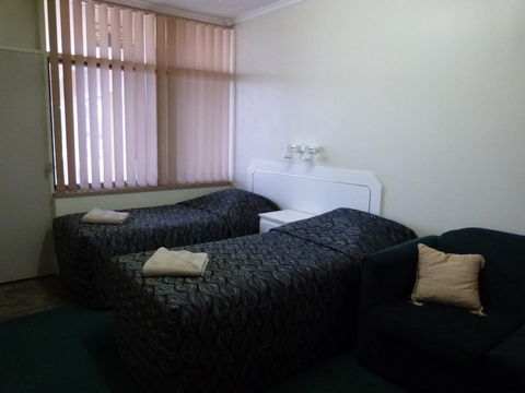 Grand Central Motel - Accommodation Mount Tamborine 6