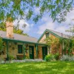 Laurel Cottage - Accommodation Mount Tamborine 0