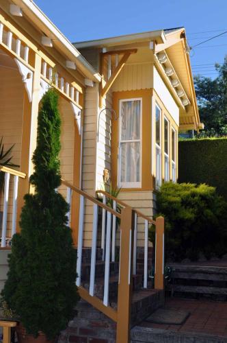 Belton Apartments - Accommodation Mount Tamborine 2