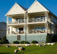 Lakeside Suites 1 - Accommodation Mount Tamborine