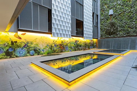 LAURENT Views Of MCG & Yarra River + Fed Square - Accommodation Mount Tamborine 1