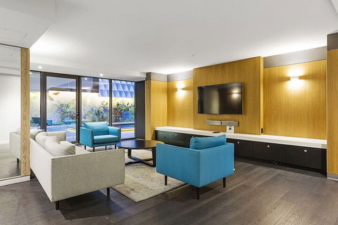 LAURENT Views Of MCG & Yarra River + Fed Square - Accommodation Mount Tamborine 6