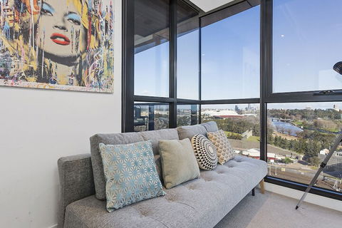 LAURENT Views Of MCG & Yarra River + Fed Square - Accommodation Mount Tamborine 4