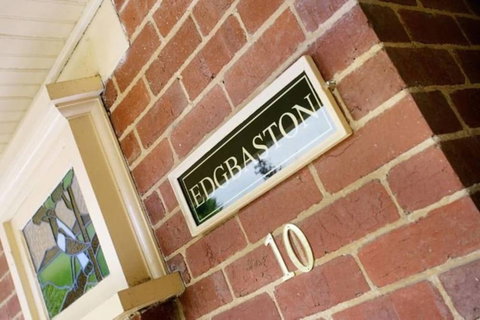 Rosanna Mansion - Accommodation Mount Tamborine 1