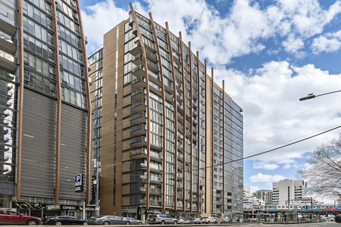 RIVER, 1BDR Melbourne Apartment - Accommodation Mount Tamborine 1