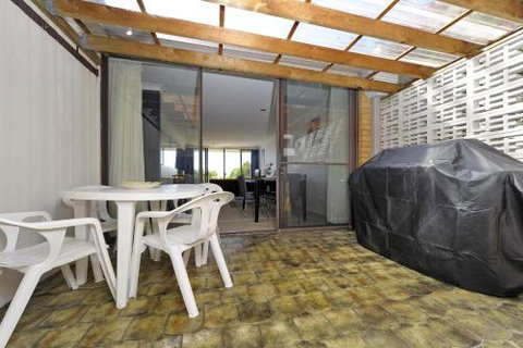 The Crest Unit 5 Shoal Bay - Accommodation Mount Tamborine 3