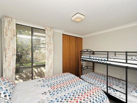 The Crest Unit 5 Shoal Bay - Accommodation Mount Tamborine 5