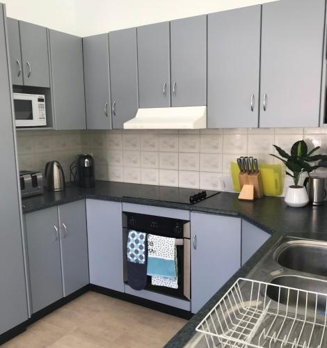 11 Anchovy Street Tin Can Bay Summer Haven Coastal Retreat - Accommodation Mount Tamborine 1