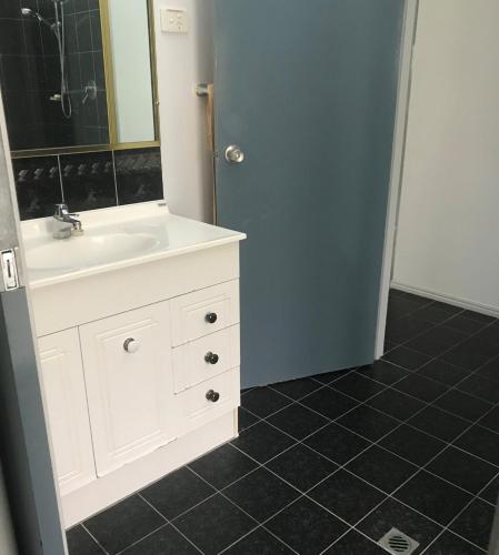 11 Anchovy Street Tin Can Bay Summer Haven Coastal Retreat - Accommodation Mount Tamborine 4