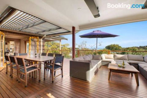 Acqua Vista Water View Fireplace Walk To Beach - Accommodation Mount Tamborine 6