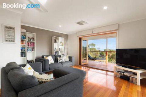 Acqua Vista Water View Fireplace Walk To Beach - Accommodation Mount Tamborine 0