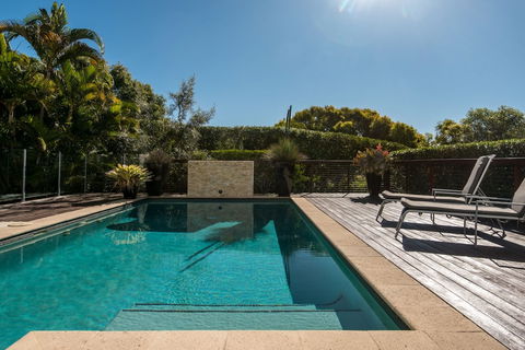 Sunshine Coast White House - Accommodation Mount Tamborine 3