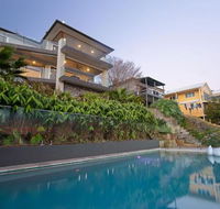 Absolute Waterfront Lakehouse Fishing Point Waterfront Pool Jetty - Accommodation Mount Tamborine