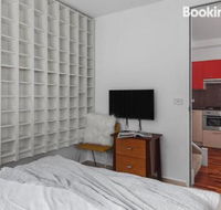 Heart of Sandringham Apartment by Ready Set Host - Accommodation Mount Tamborine