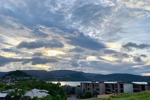 WHITSUNDAY Spacious & Comfortable Moments From Picturesque Boardwalk - Accommodation Mount Tamborine 0