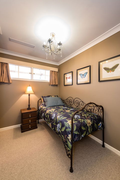 Hedge House- Luxury Space Style Location - Accommodation Mount Tamborine 4