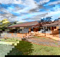 Hedge House- luxury space style location - Accommodation Mount Tamborine