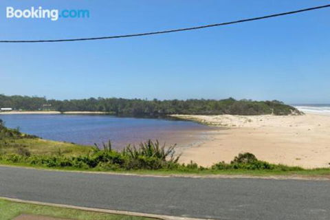 SEASCAPE An Enticing Lakeside Escape - Accommodation Mount Tamborine 4