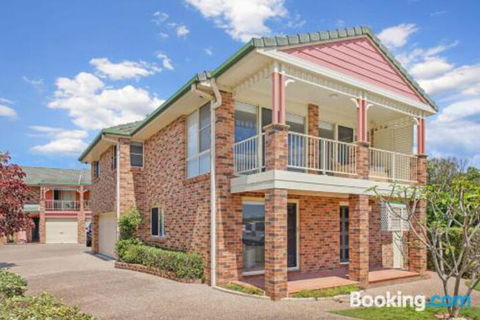 SEASCAPE An Enticing Lakeside Escape - Accommodation Mount Tamborine 2