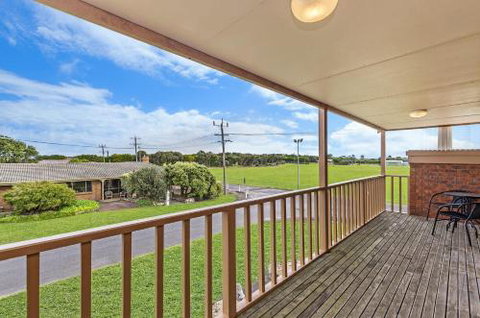 Fauxs Den - Accommodation Mount Tamborine 2