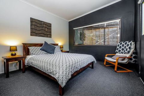 SUNSET BEACH SHACK On SURF - Accommodation Mount Tamborine 2