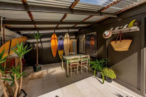 SUNSET BEACH SHACK On SURF - Accommodation Mount Tamborine 5
