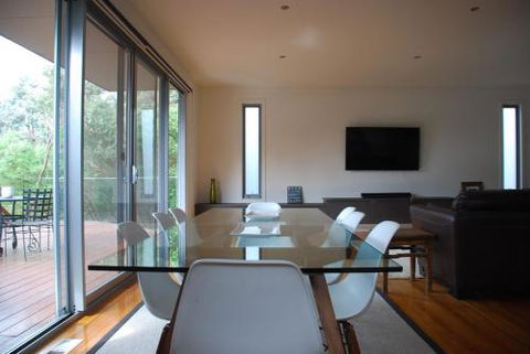 SURF Side SECRET INVERLOCH - Accommodation Mount Tamborine 5