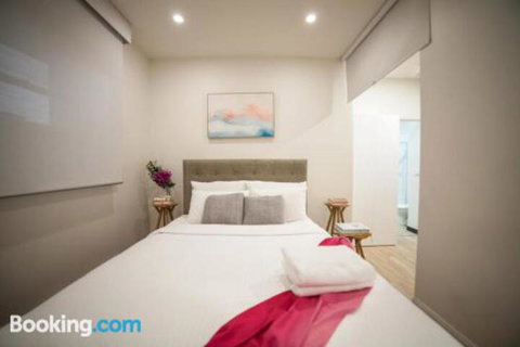 Flinders Lane Melbourne Apartment By Ready Set Host - Accommodation Mount Tamborine 6