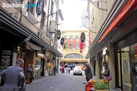 Flinders Lane Melbourne Apartment By Ready Set Host - Accommodation Mount Tamborine 1
