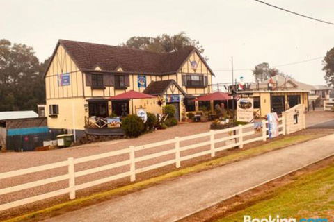 Hilltop Gallery - Accommodation Mount Tamborine 2