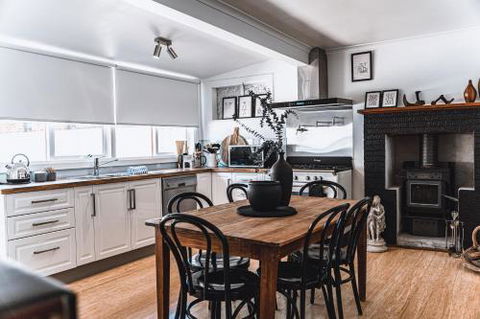 Saint Inez - Accommodation Mount Tamborine 2