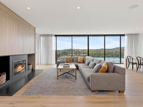 Fairway Views - Accommodation Mount Tamborine 4