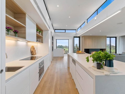 Fairway Views - Accommodation Mount Tamborine 5