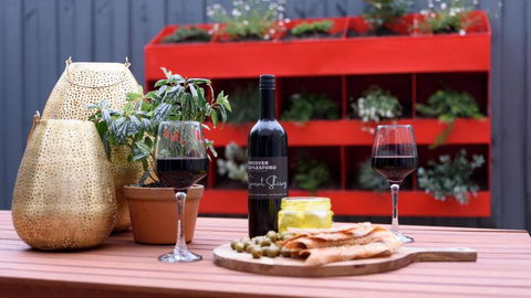 Trentham Central Villas 6 BR / Ensuite / Sleeps 12 - Accommodation Mount Tamborine 3