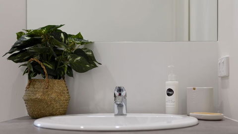 Trentham Central Villas 6 BR / Ensuite / Sleeps 12 - Accommodation Mount Tamborine 5