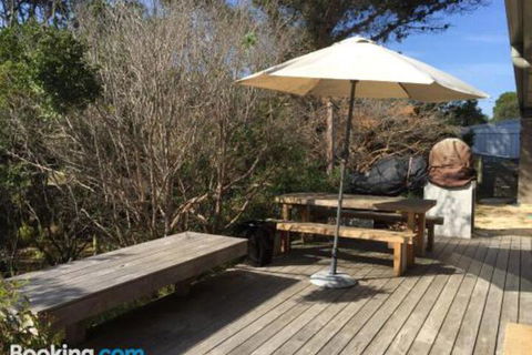 3 Anderson Avenue Sandy Point - Accommodation Mount Tamborine 2