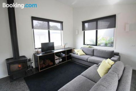 3 Anderson Avenue Sandy Point - Accommodation Mount Tamborine 4