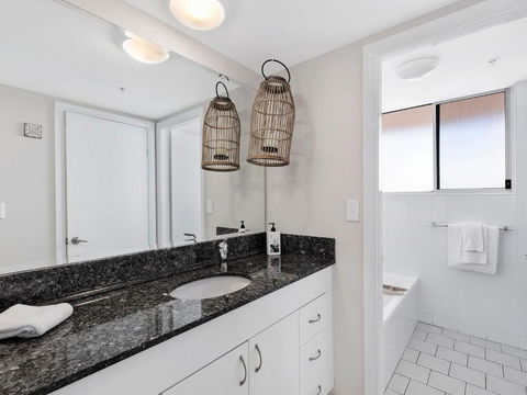 Mariners Highrise Apartment 902 - Accommodation Mount Tamborine 3