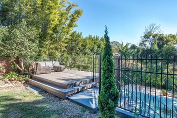 Spacious 4 Bedroom House The Hill - Accommodation Mount Tamborine 6