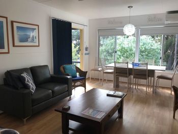 The Boat House - Accommodation Mount Tamborine 1