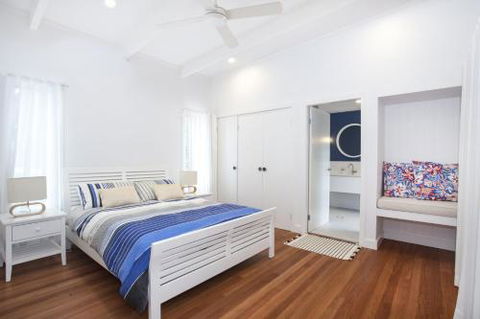 THE PERFECT BEACH HOUSE - Accommodation Mount Tamborine 2
