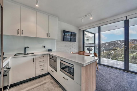 Snow Ski Apartments 23 - Accommodation Mount Tamborine 2