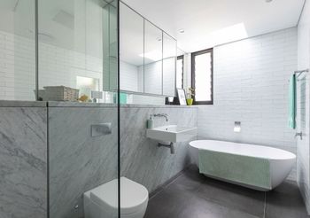 Stunning Executive Home In Glebe - Accommodation Mount Tamborine 4