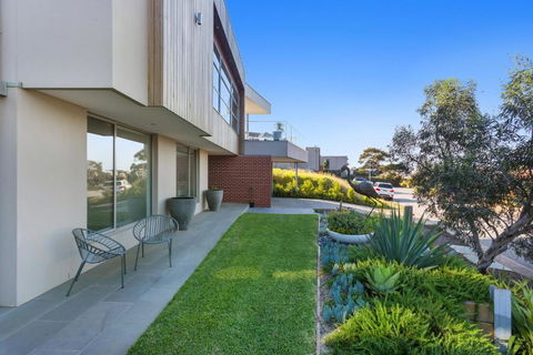 Azure Oasis - Accommodation Mount Tamborine 6