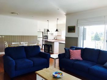 Lugarno House - Accommodation Mount Tamborine 4