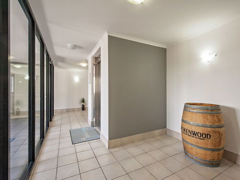 Shoal Bay Beachclub Apartments - Accommodation Mount Tamborine 0