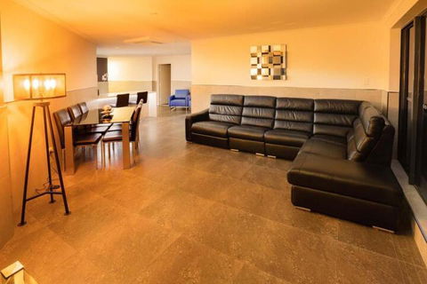 Nautilos On The Harbour - Accommodation Mount Tamborine 2