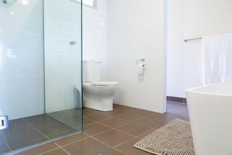 Beach & Bay Holiday House - Accommodation Mount Tamborine 2